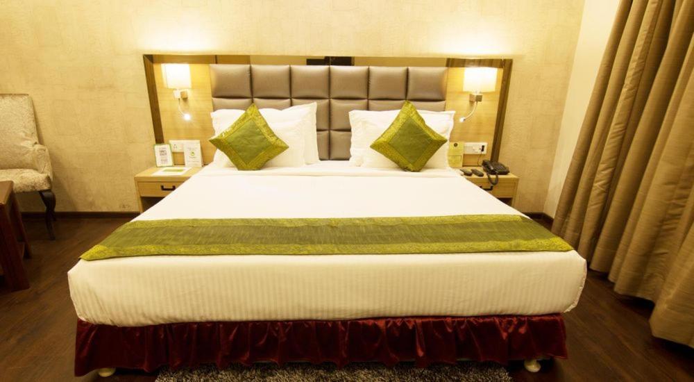 Kc Manor Hotel Джамшедпур Екстериор снимка