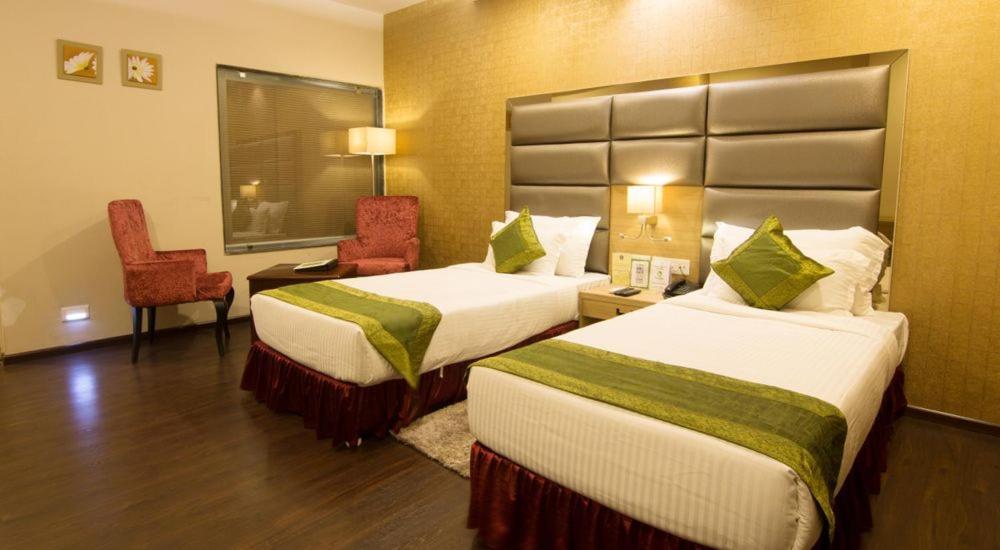 Kc Manor Hotel Джамшедпур Екстериор снимка